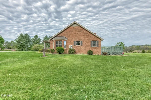 $800,000 | 1237 White Top Road, Bluff City, TN 37618