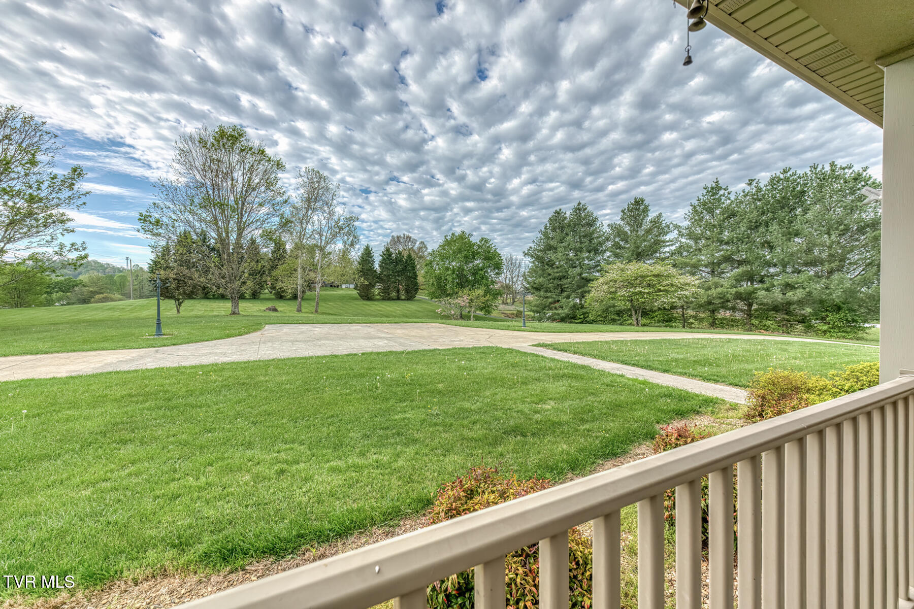 1237 White Top Road Bluff City, TN 37618 - Photo 5 of 87 1237 White Top Rd-16