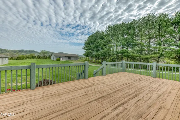 $800,000 | 1237 White Top Road, Bluff City, TN 37618