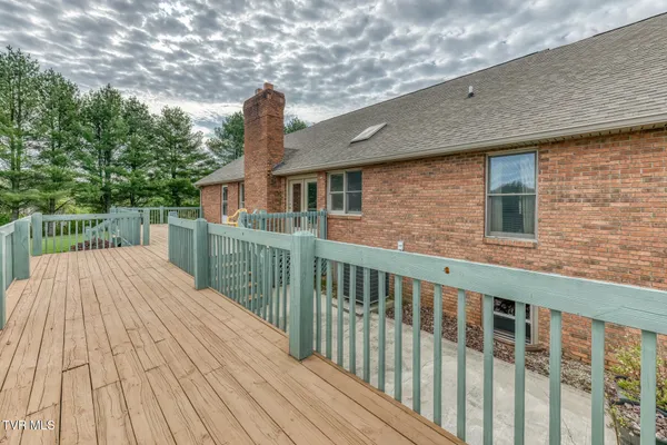 $800,000 | 1237 White Top Road, Bluff City, TN 37618