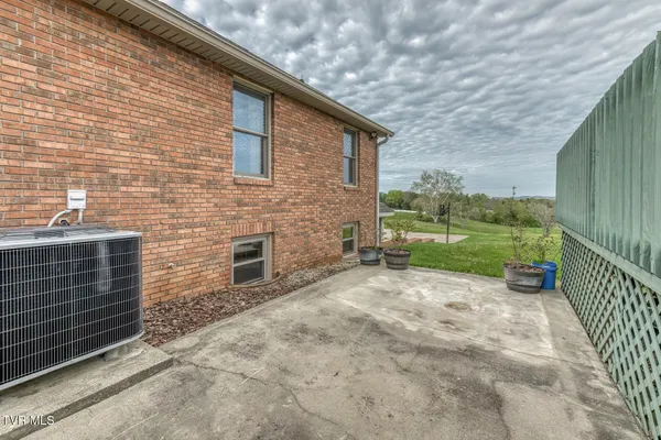 $800,000 | 1237 White Top Road, Bluff City, TN 37618