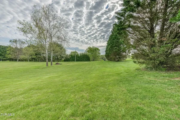 $800,000 | 1237 White Top Road, Bluff City, TN 37618