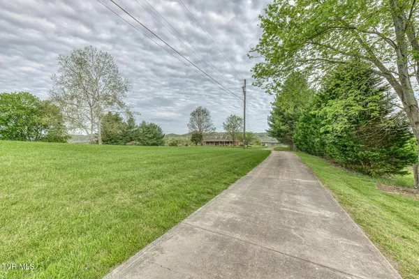 $800,000 | 1237 White Top Road, Bluff City, TN 37618