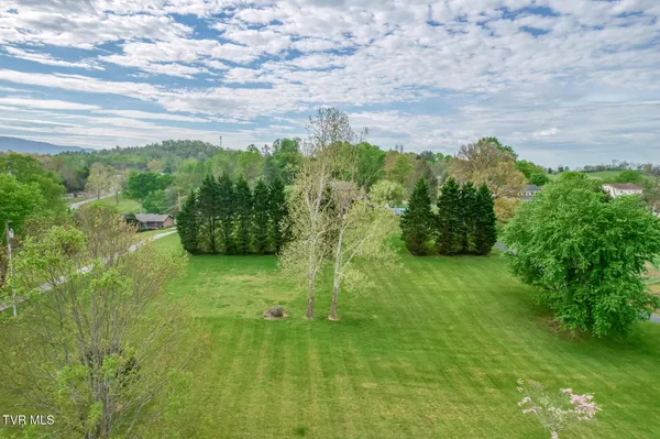 $800,000 | 1237 White Top Road, Bluff City, TN 37618