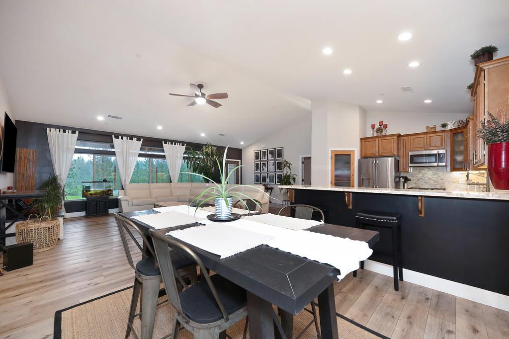 3960 Fort Jim Road Placerville, CA 95667 - Photo 17 of 64 a view of a dining room with furniture