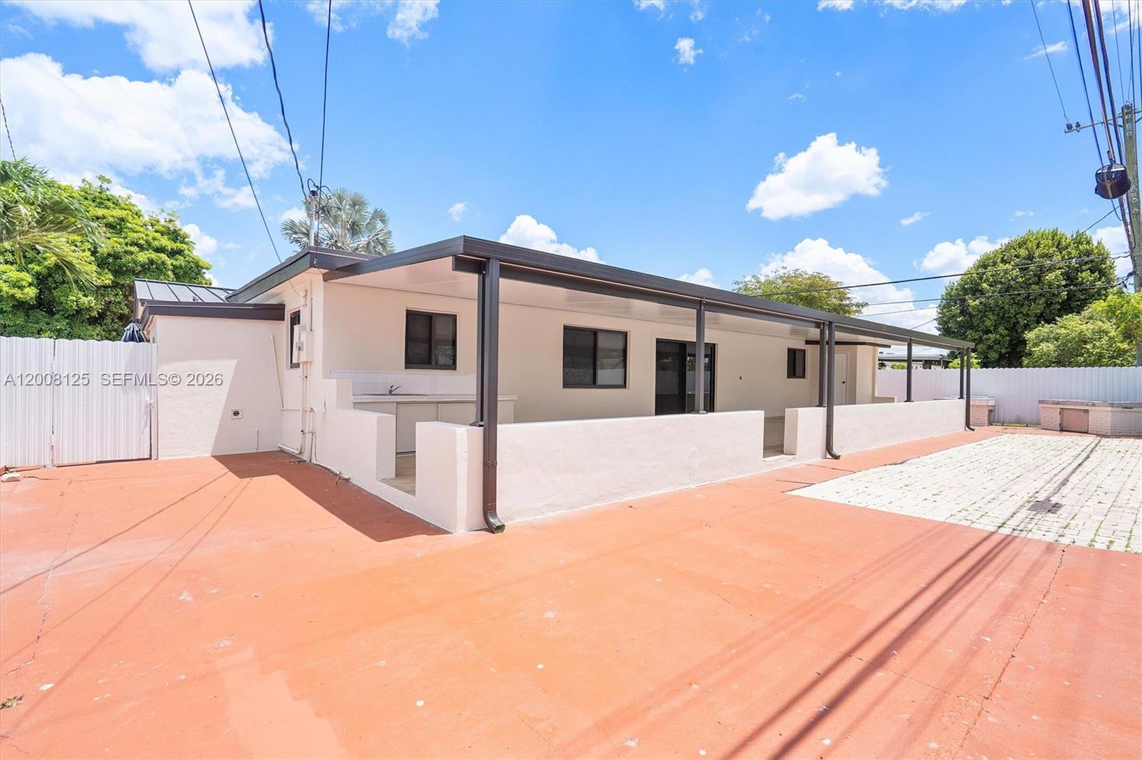 10320 Southwest 38th Terrace Miami, FL 33165 - Photo 16 of 20