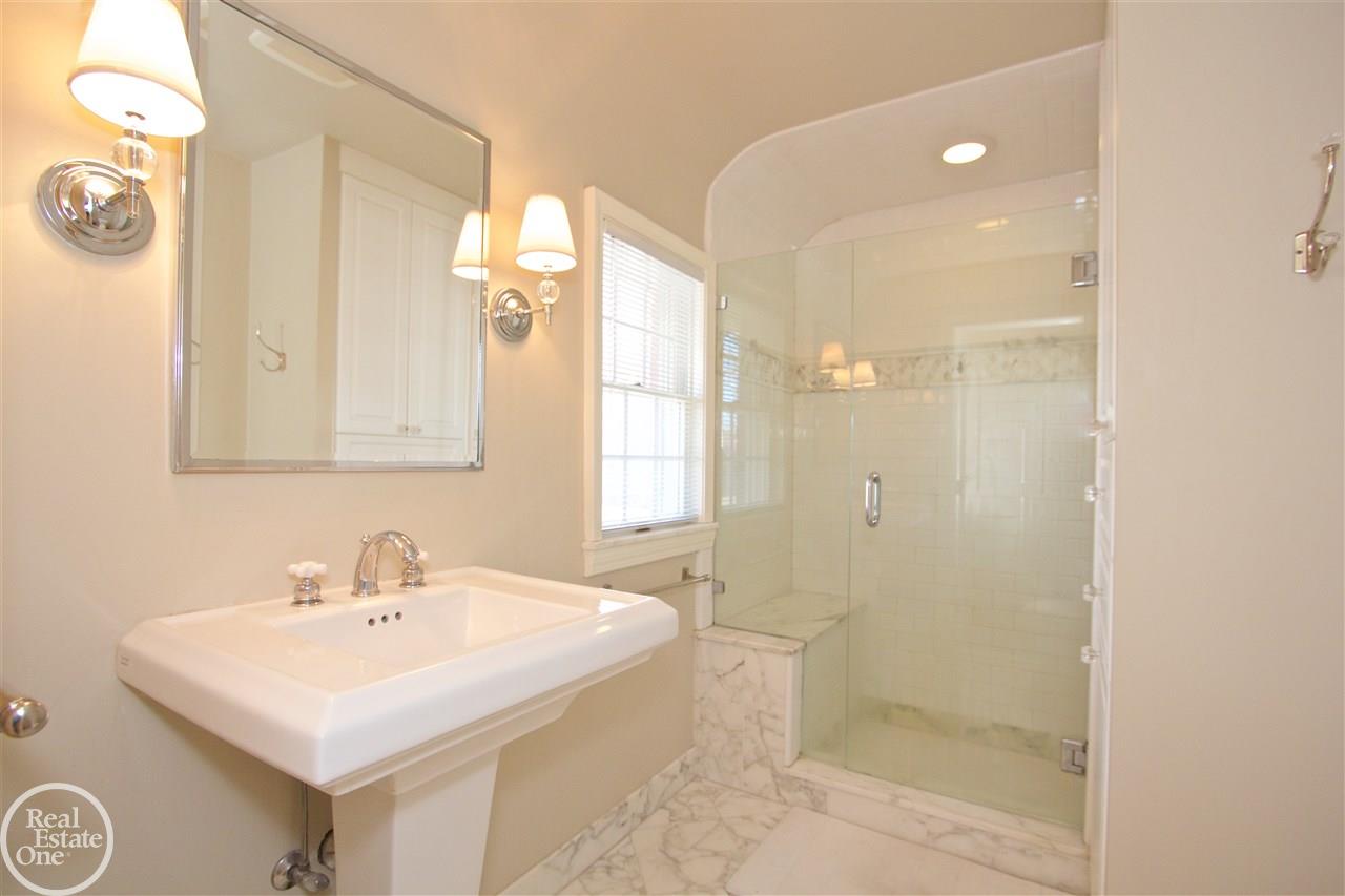 1147 Harvard Road Grosse Pointe Park, MI 48230 - Photo 11 of 48