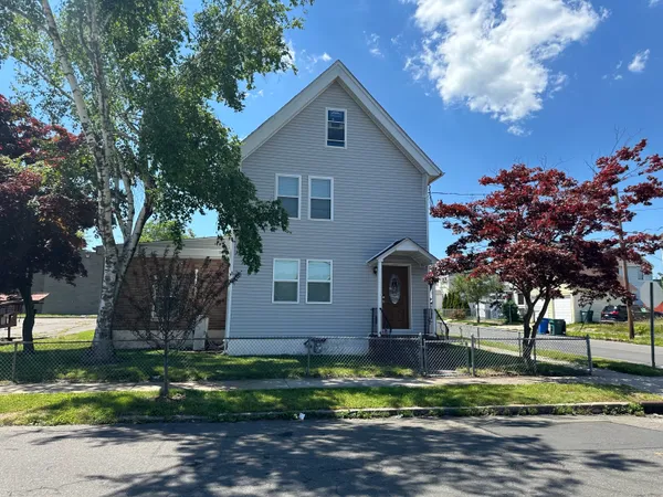 $2,900 | 452 Newhall Street, Hamden, CT 06517