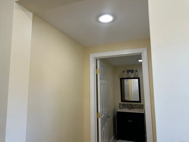 $2,900 | 452 Newhall Street, Hamden, CT 06517