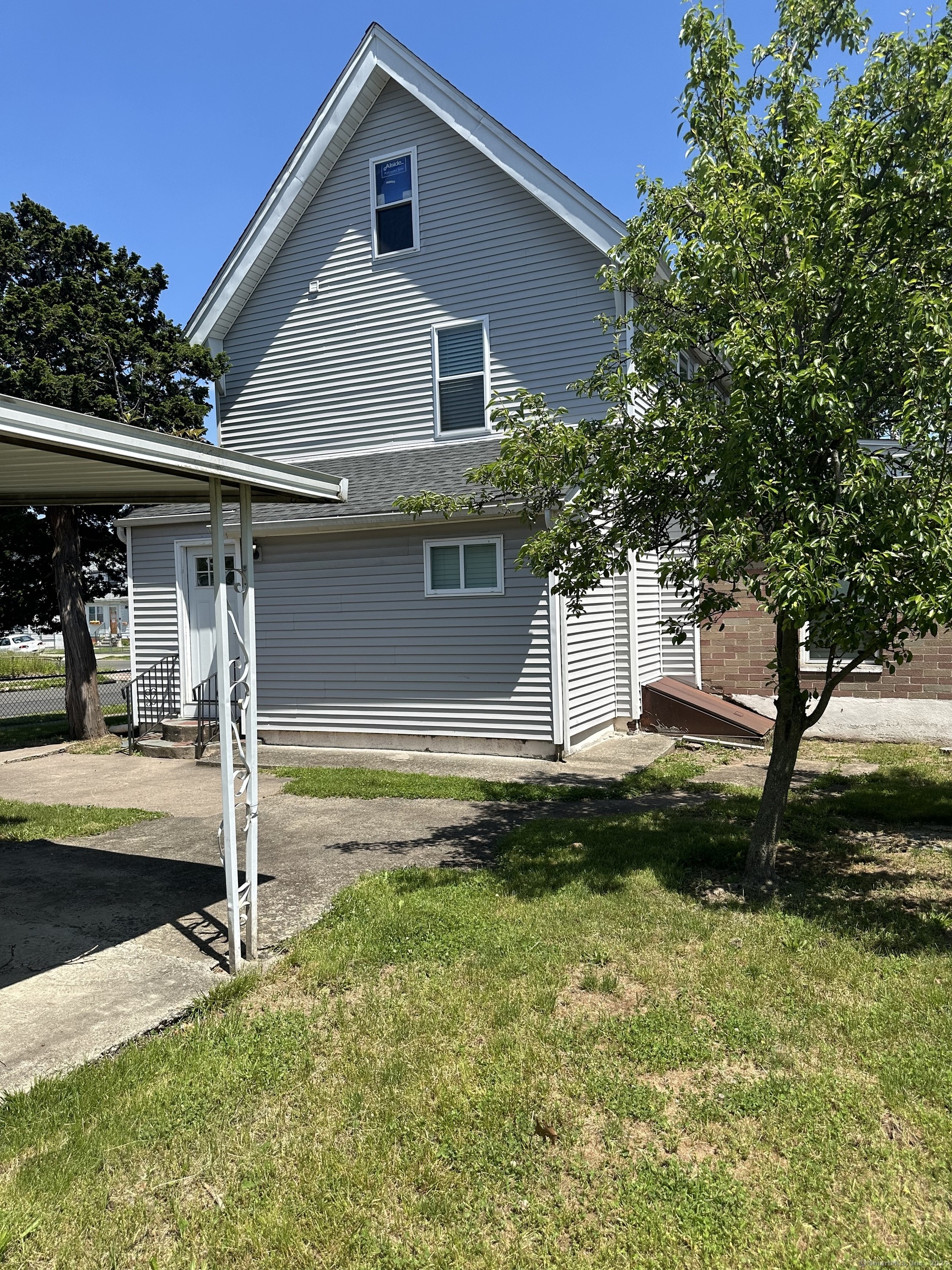 452 Newhall Street Hamden, CT 06517 - Photo 30 of 36