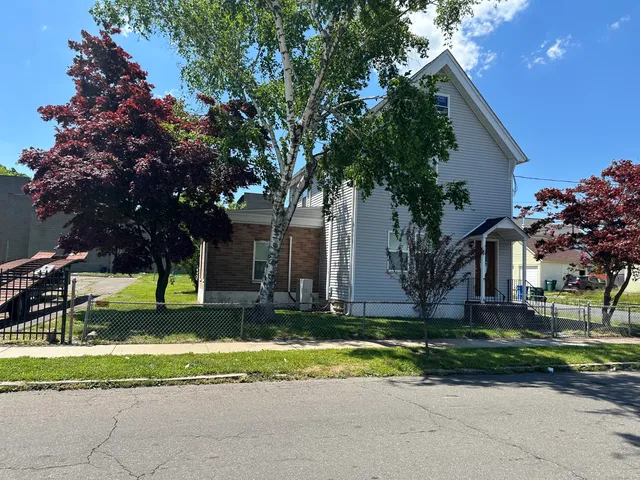 $2,900 | 452 Newhall Street, Hamden, CT 06517