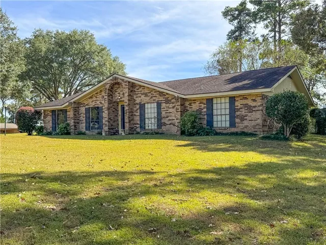 $273,350 | 8433 Fairway Drive, Pineville, LA 71360