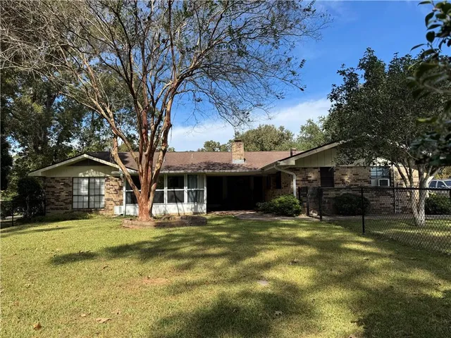 $273,350 | 8433 Fairway Drive, Pineville, LA 71360
