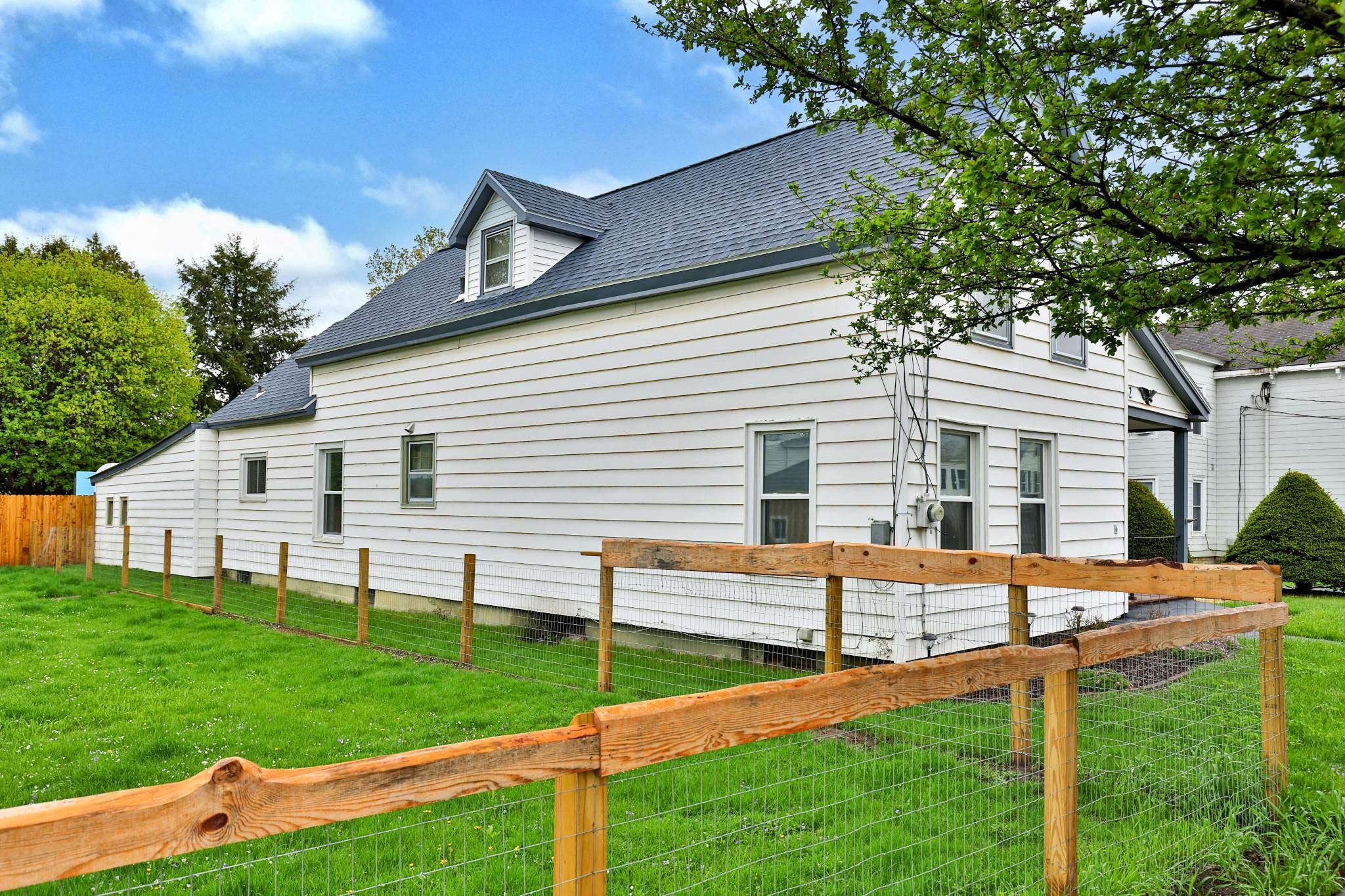 82 Forest Street Rutland, VT 05701 - Photo 5 of 42