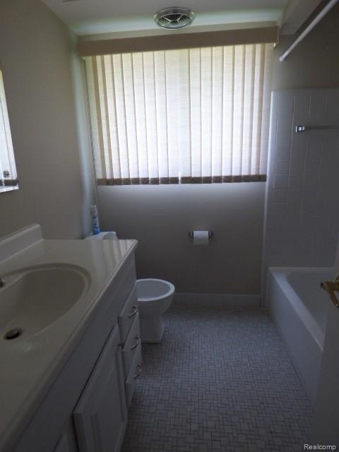 30021 Rambling Road Southfield, MI 48076 - Photo 9 of 17 RAMBLING 009.jpg