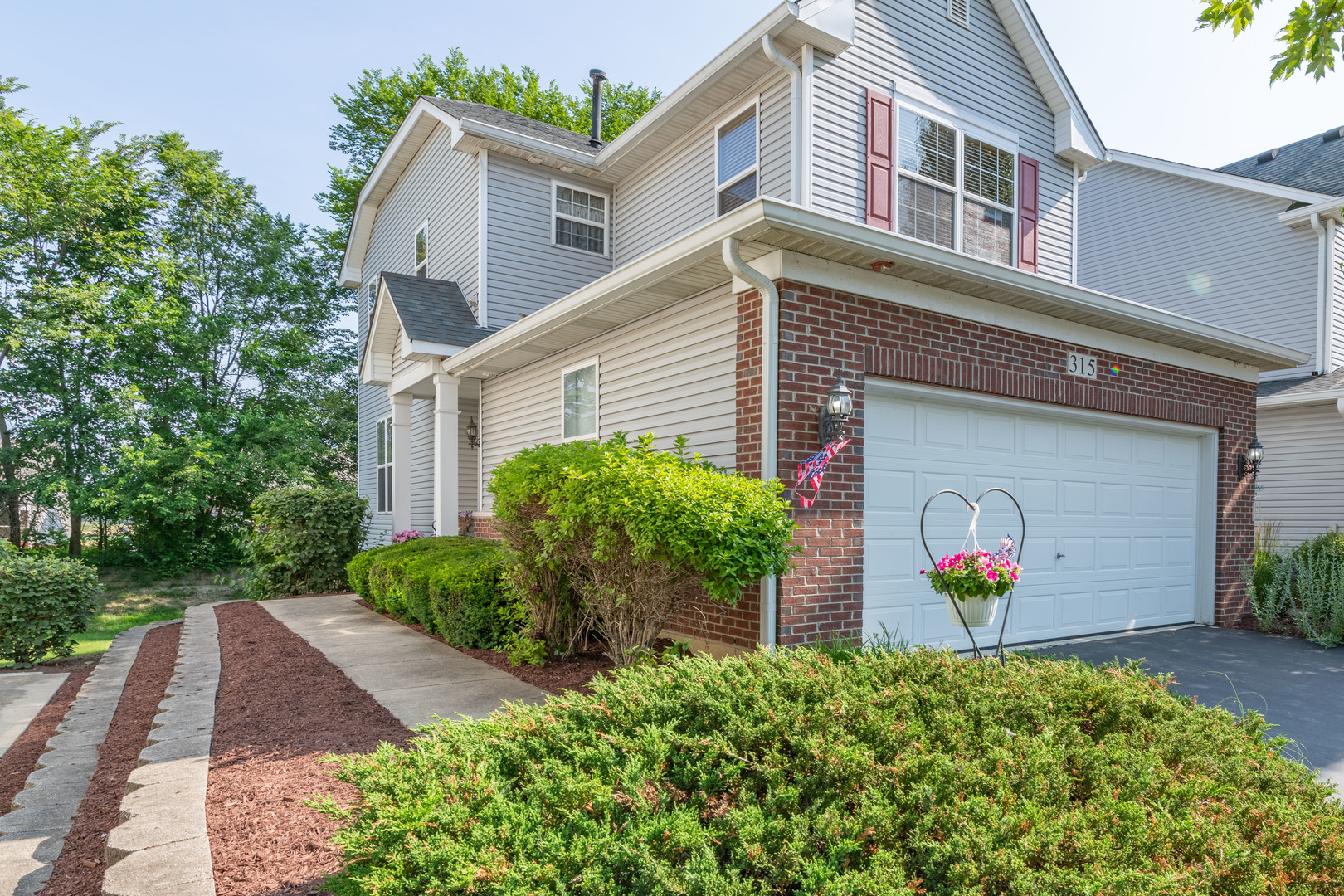 315 Ridge Road North Aurora, IL 60542 - Photo 1 of 26