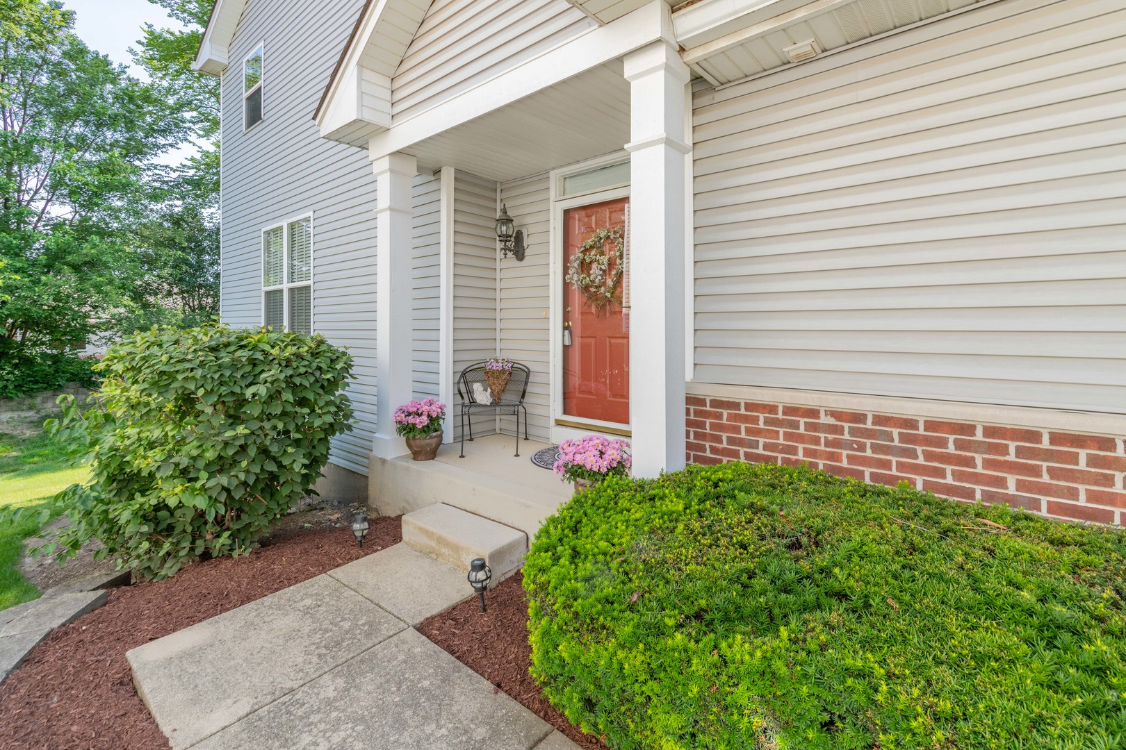 315 Ridge Road North Aurora, IL 60542 - Photo 3 of 26
