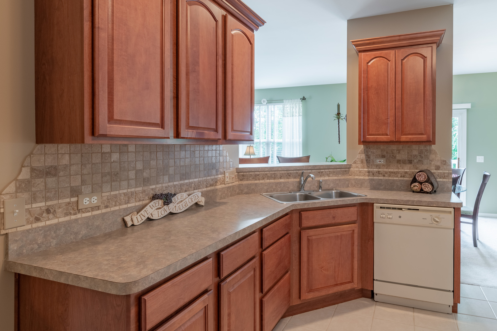 315 Ridge Road North Aurora, IL 60542 - Photo 9 of 26