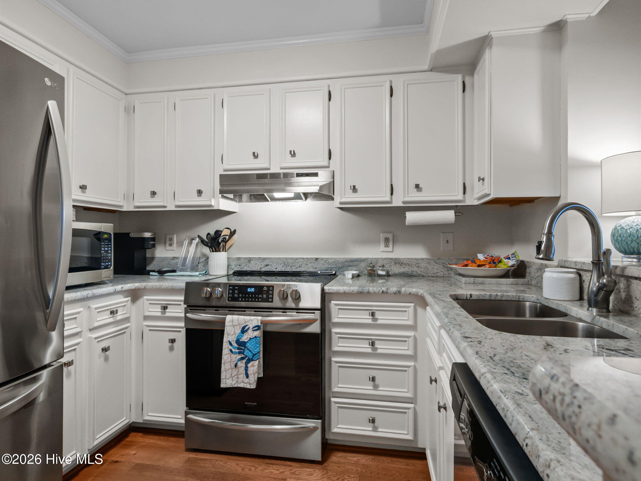 2308 West Fort Macon Road, Unit 204H Atlantic Beach, NC 28512 - Photo 9 of 83 Kitchen