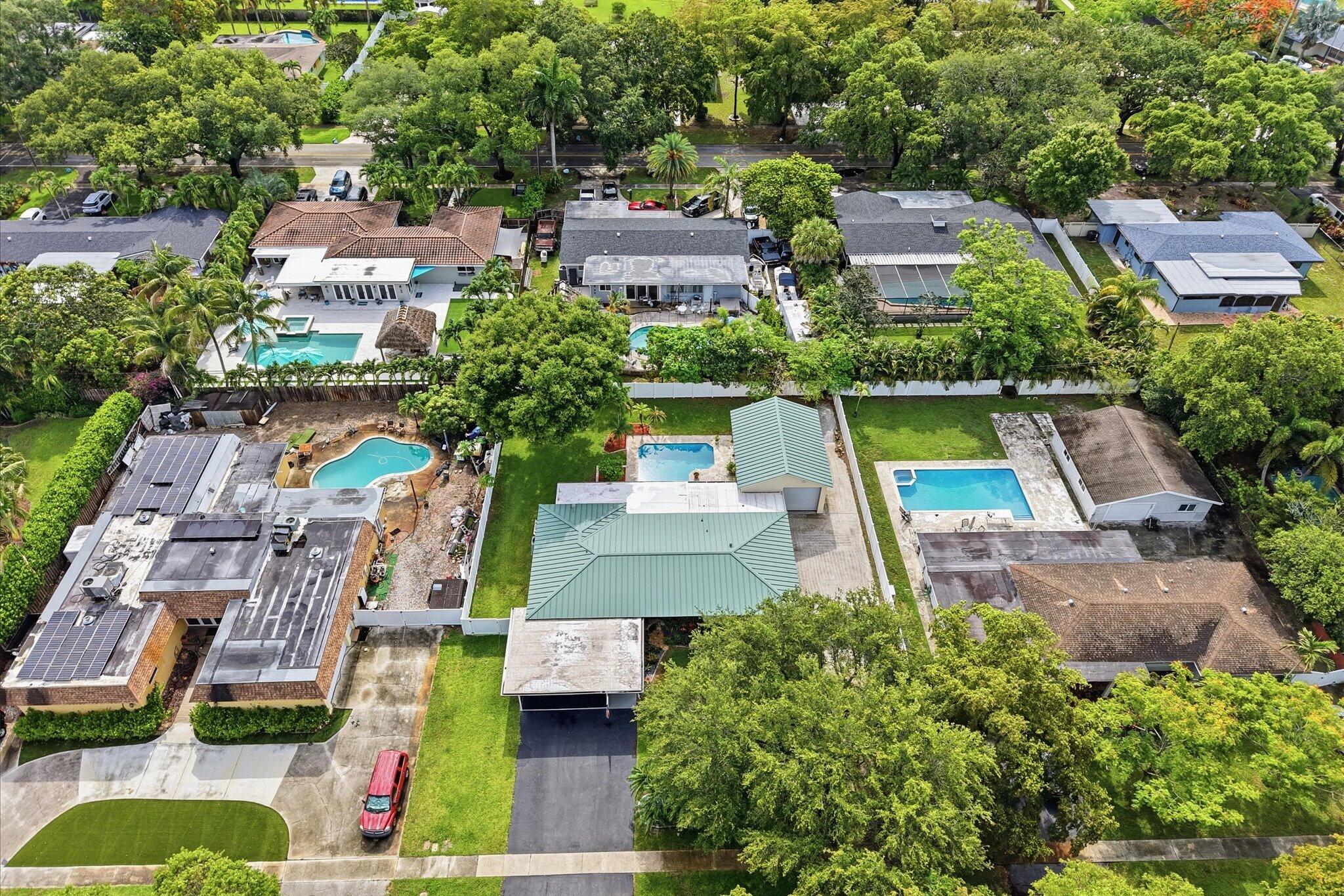 660 Azalea Court Plantation, FL 33317 - Photo 31 of 32 76-660 Azalea Ct_076