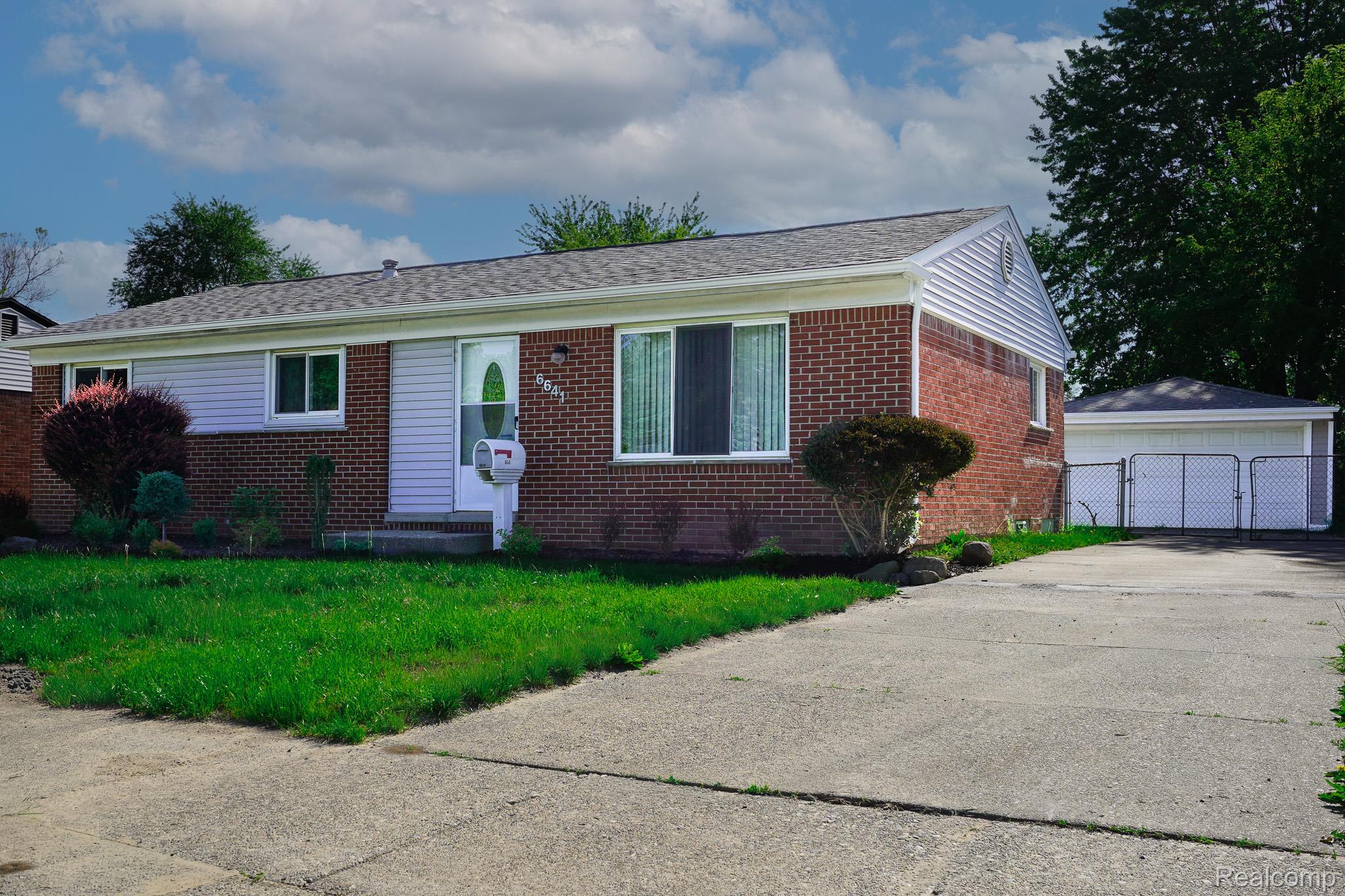 6641 Niagara Street Romulus, MI 48174 - Photo 3 of 70 DDS04006-Edit.jpg