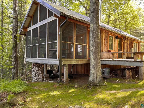$649,000 | 1596 North Shore Road, La Pointe, WI 54850