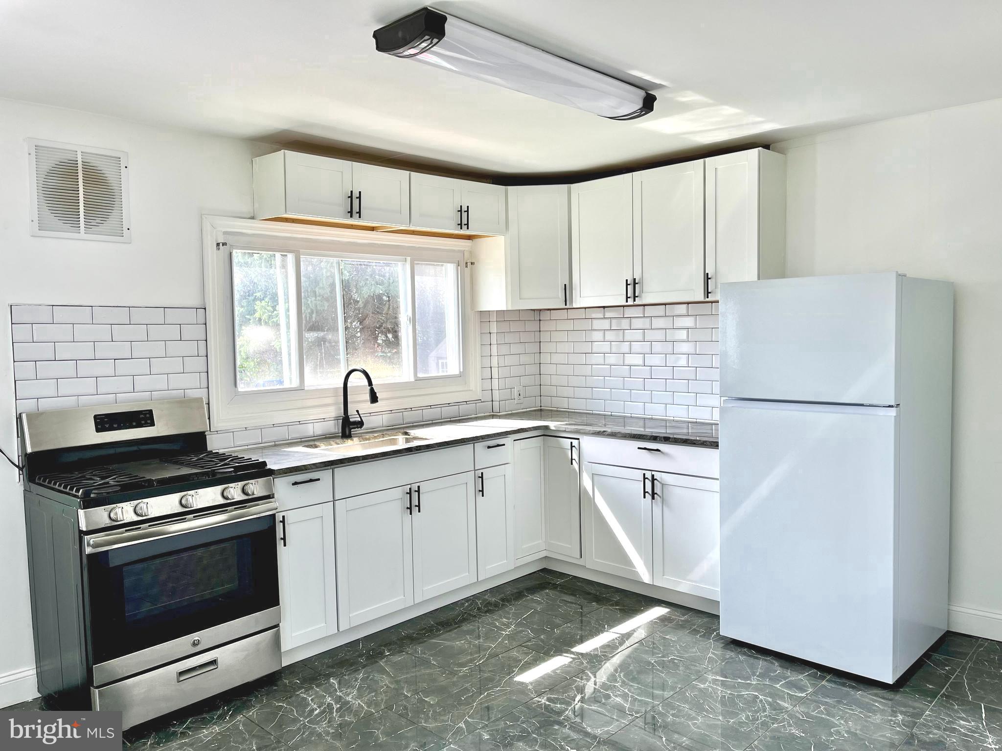 2400 Manor Road Havertown, PA 19083 - Photo 10 of 45 Gallery Image 10