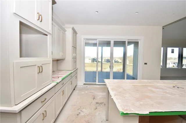 $869,000 | 8308 Northeast 76th Terrace, Kansas City, MO 64158