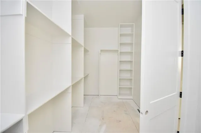 $869,000 | 8308 Northeast 76th Terrace, Kansas City, MO 64158