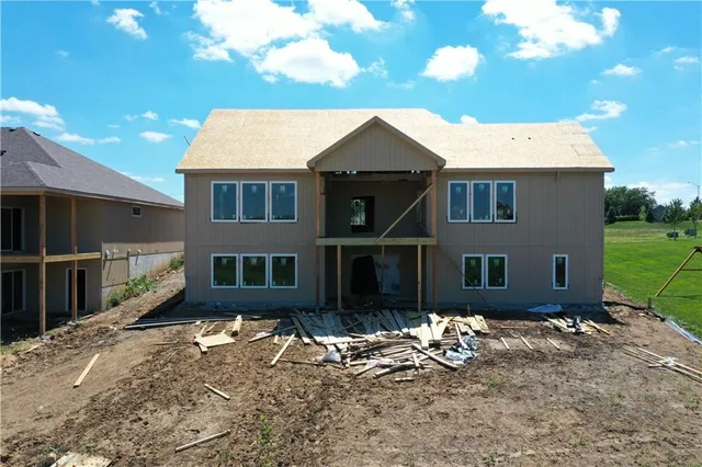 $869,000 | 8308 Northeast 76th Terrace, Kansas City, MO 64158