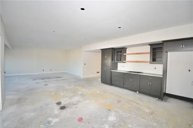 $869,000 | 8308 Northeast 76th Terrace, Kansas City, MO 64158