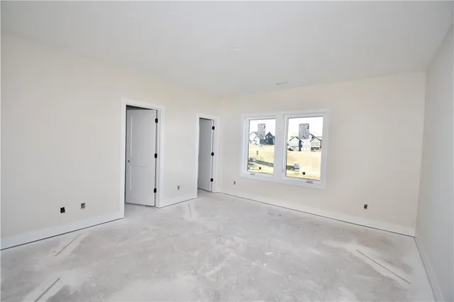 $869,000 | 8308 Northeast 76th Terrace, Kansas City, MO 64158