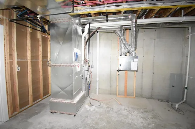 $869,000 | 8308 Northeast 76th Terrace, Kansas City, MO 64158