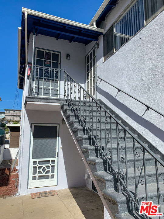 133 Whiting Street El Segundo, CA 90245 - Photo 9 of 14 a view of entryway