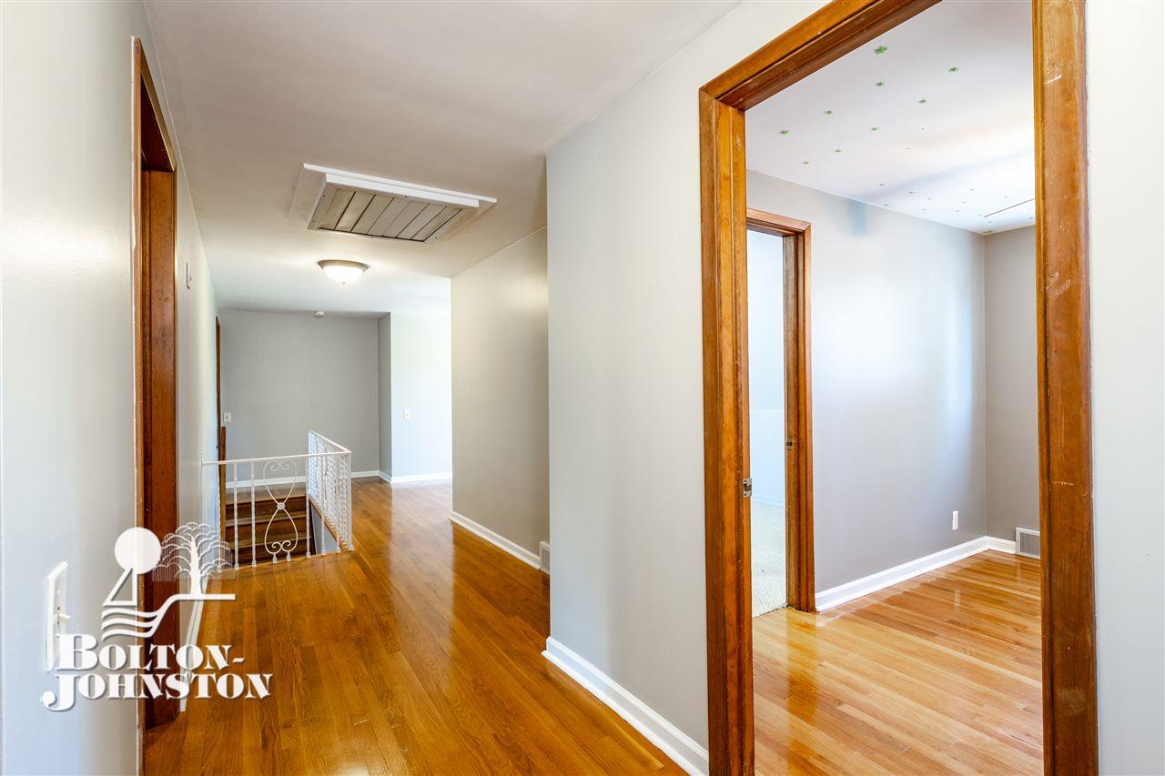 477 Cook Road Grosse Pointe, MI 48236 - Photo 23 of 59 50003003-22.JPG