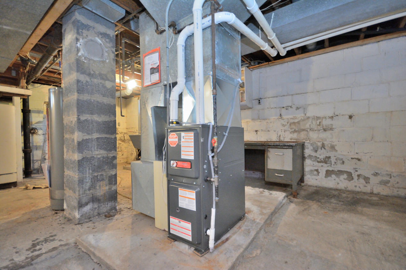 2365 North Calhoun Road Brookfield, WI 53045 - Photo 27 of 33 DSC_0053_1753