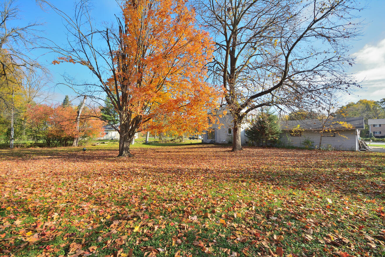 2365 North Calhoun Road Brookfield, WI 53045 - Photo 30 of 33 DSC_0012_1712
