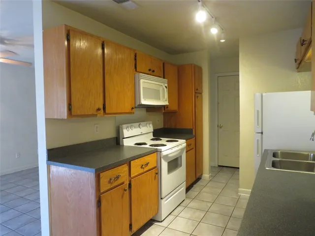 $1,050 | 8221 Sam Rayburn Drive, Unit 103, Austin, TX 78753