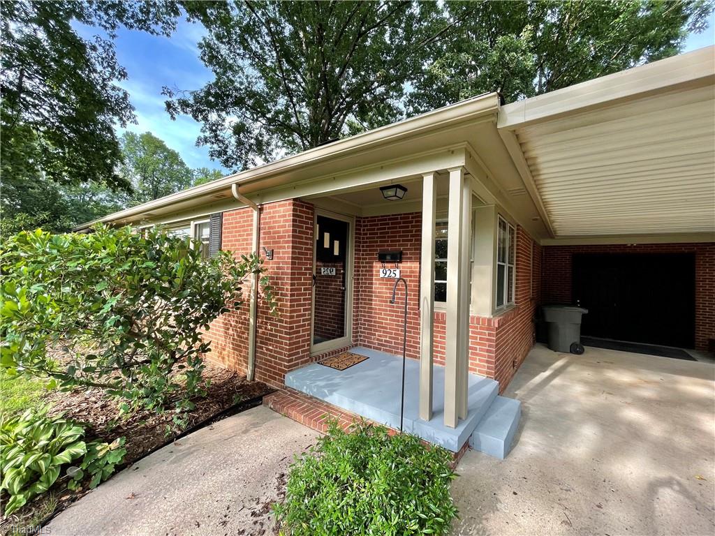 925 Cliff Road Asheboro, NC 27203 - Photo 4 of 34 Gallery Image 4