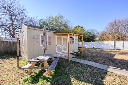 835 Spike Trail Murfreesboro, TN 37129 - Photo 23 of 24 a backyard of a house with table and chairs