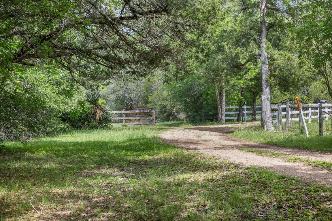 5930 Highway 237 Round Top, TX 78954 - Photo 17 of 34