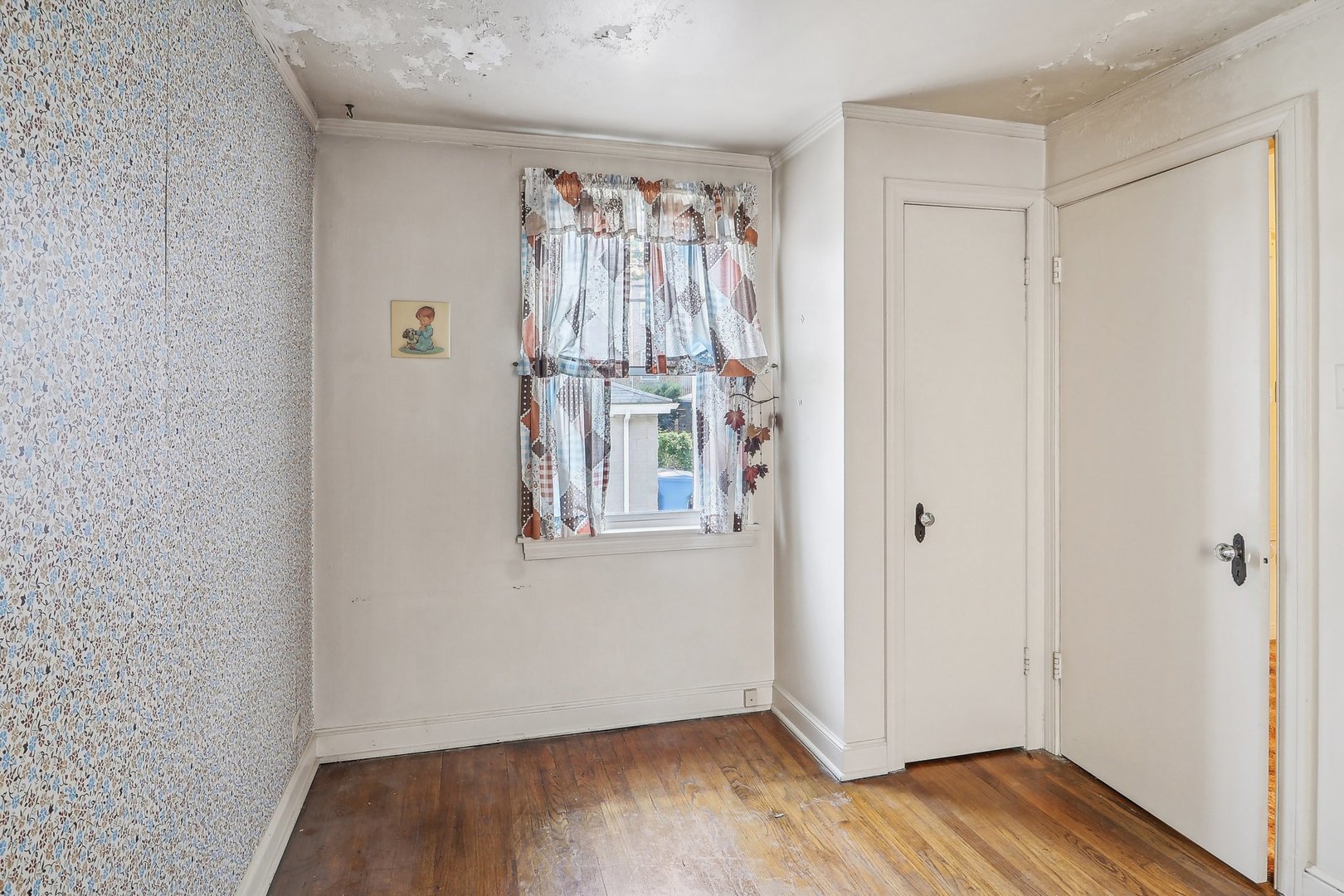 6014 West Fletcher Street Chicago, IL 60634 - Photo 8 of 28 a view of entryway with wooden floor