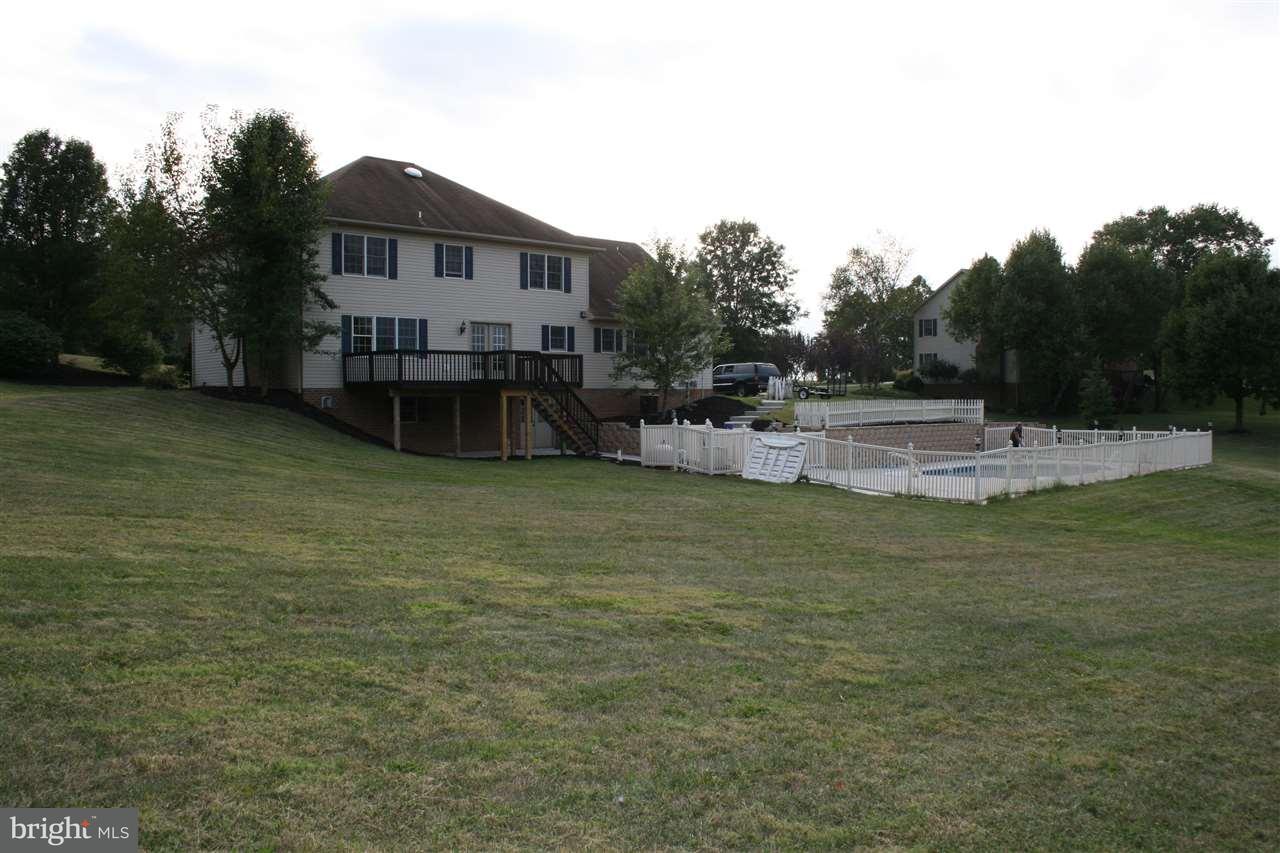 1749 Country Road York, PA 17408 - Photo 2 of 28