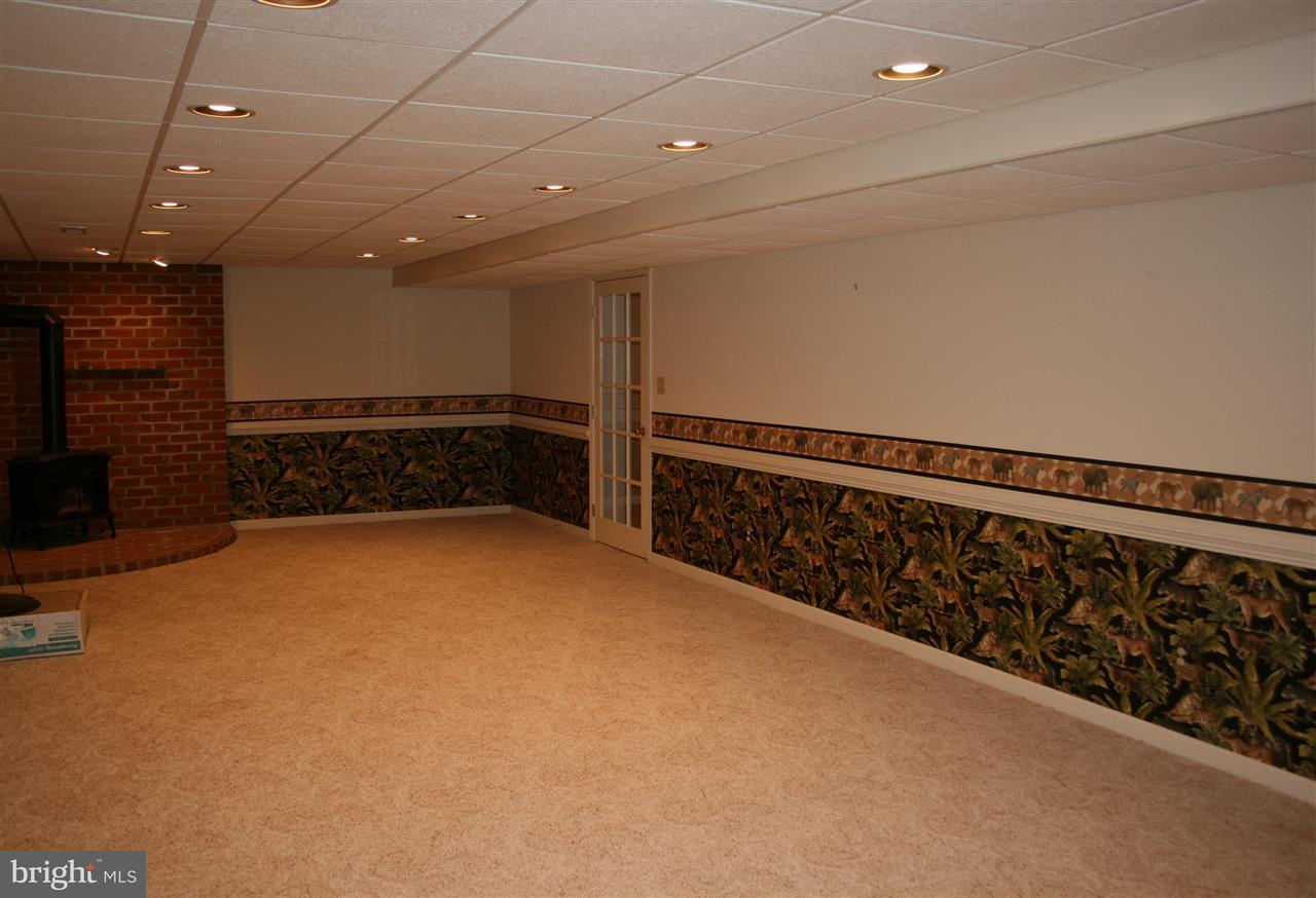 1749 Country Road York, PA 17408 - Photo 25 of 28
