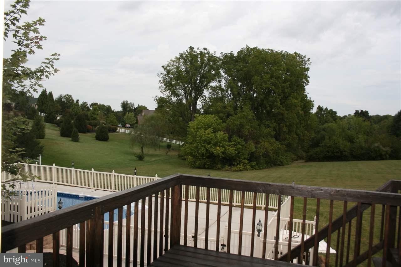 1749 Country Road York, PA 17408 - Photo 4 of 28