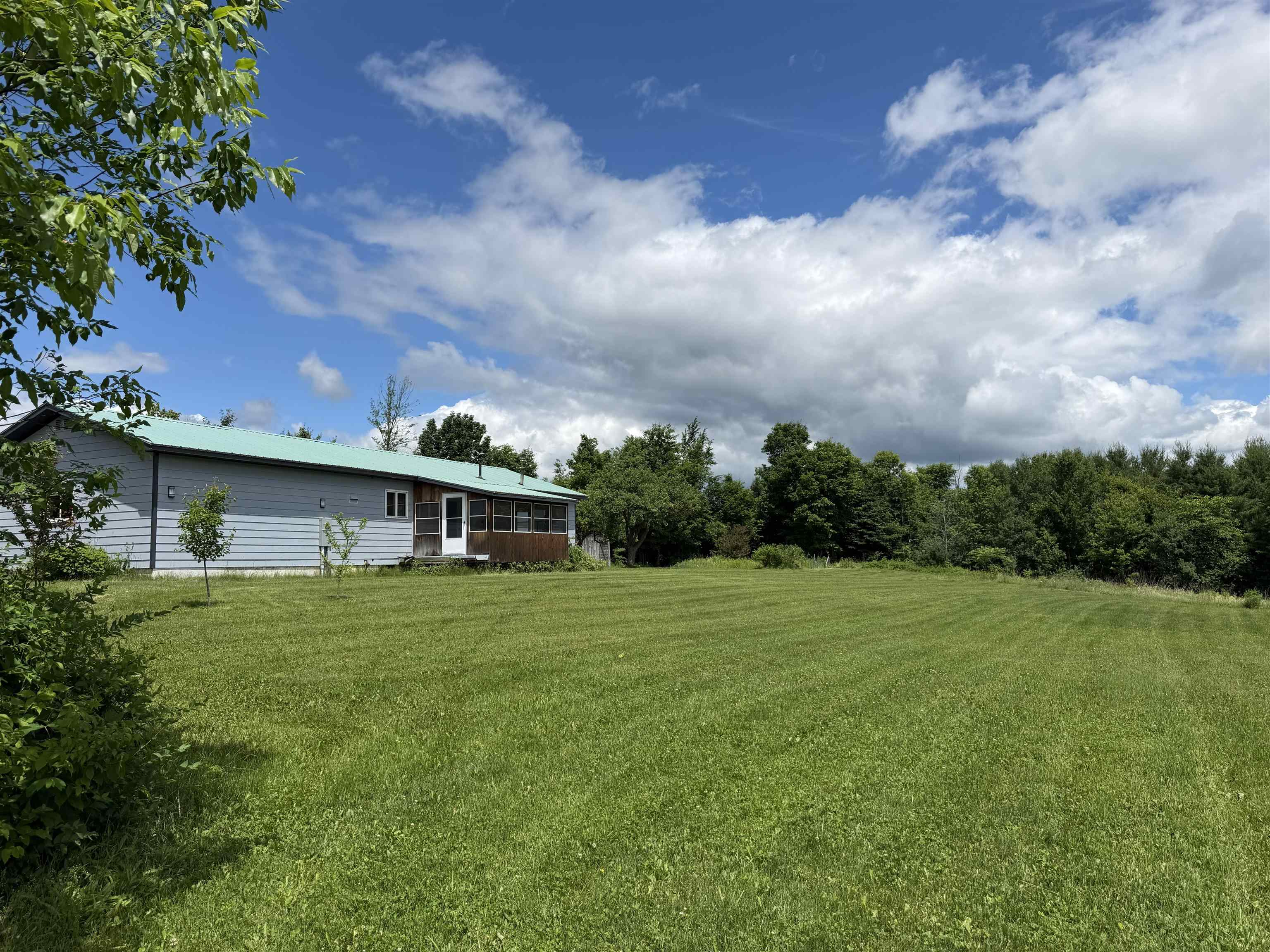 243 Goeltz Road Morristown, VT 05661 - Photo 5 of 48