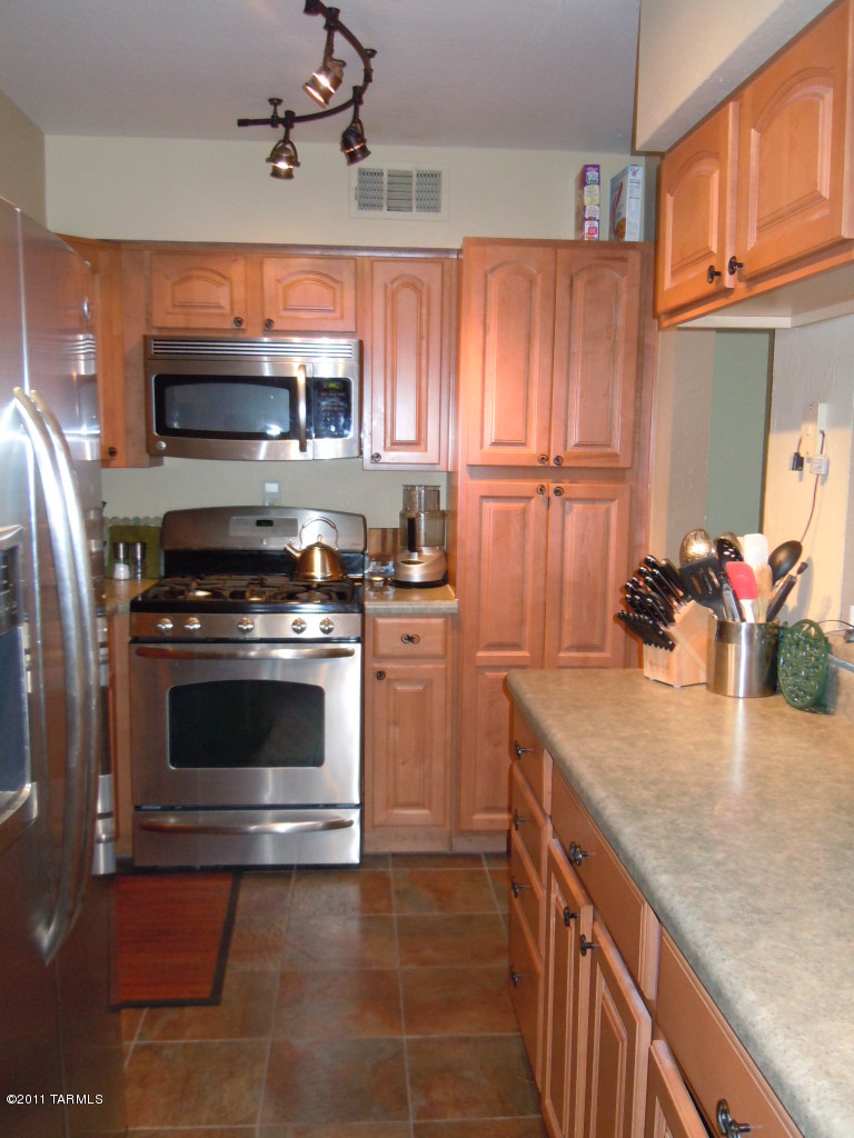 3750 North Country Club Road, Unit 3 Tucson, AZ 85716 - Photo 2 of 13