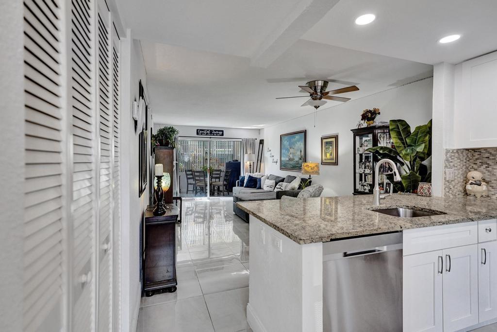 3060 Holiday Springs Boulevard, Unit 106 Margate, FL 33063 - Photo 3 of 16