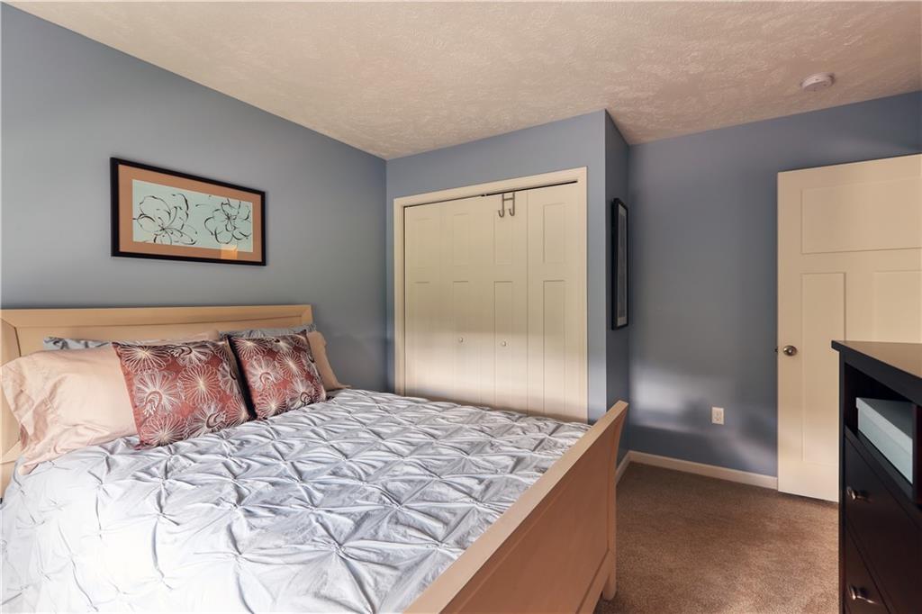 261 Foxwood Road Coraopolis, PA 15108 - Photo 13 of 20 Gallery Image 13