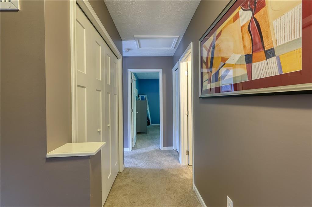 261 Foxwood Road Coraopolis, PA 15108 - Photo 9 of 20 Gallery Image 9
